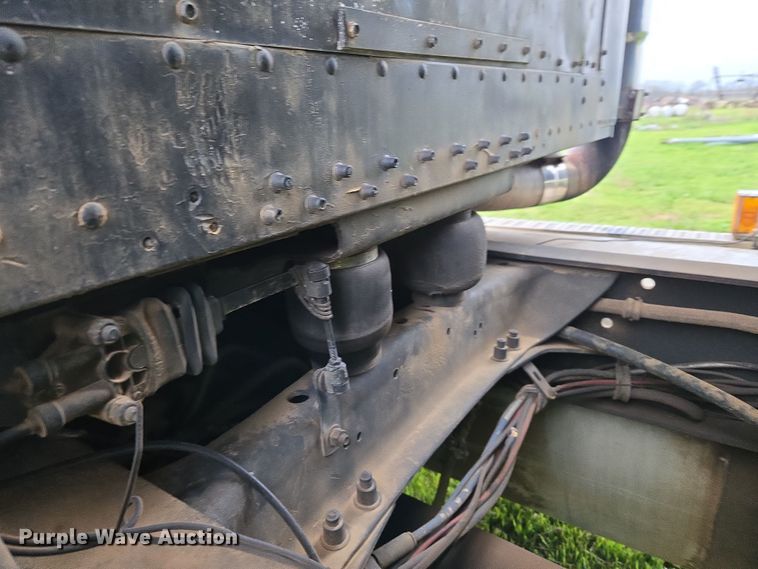 image for item EJ8378 1989 Freightliner FLD dump truck