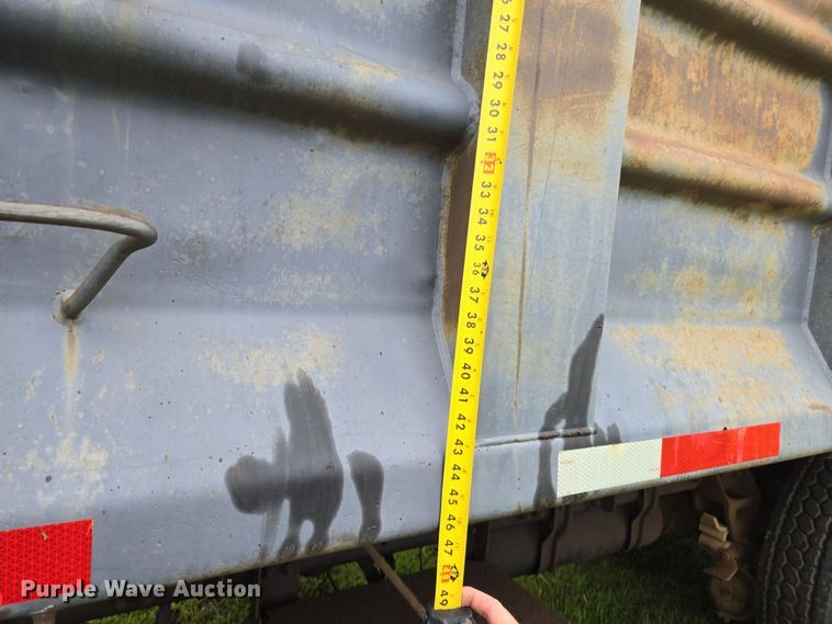 image for item EJ8378 1989 Freightliner FLD dump truck