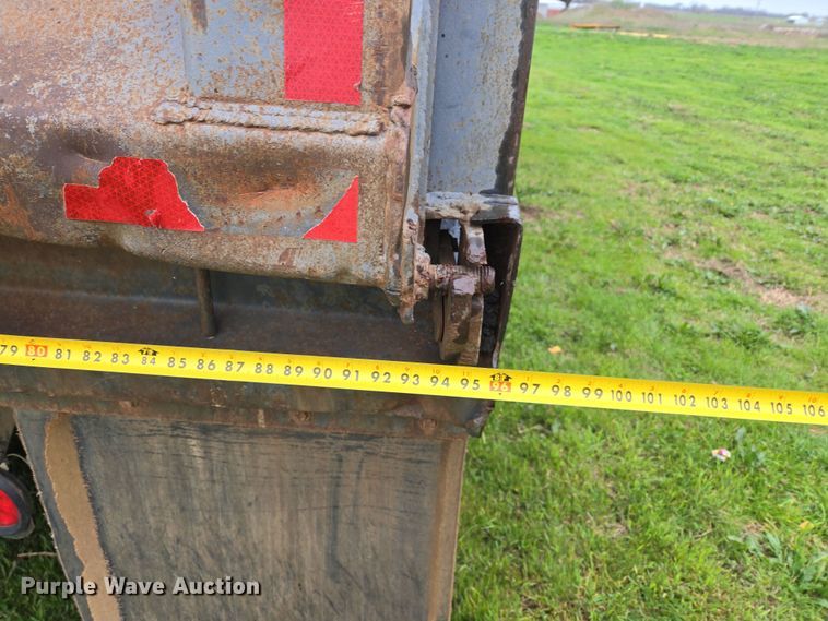 image for item EJ8378 1989 Freightliner FLD dump truck