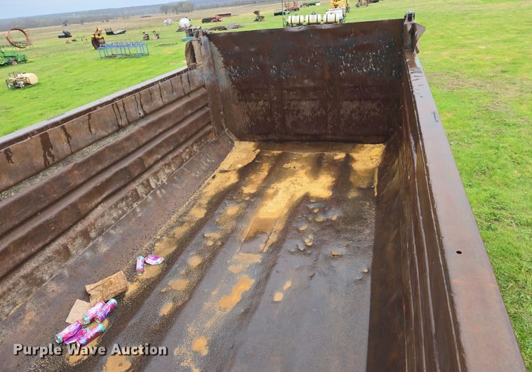 image for item EJ8378 1989 Freightliner FLD dump truck