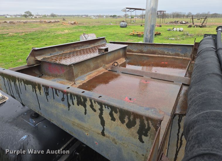 image for item EJ8378 1989 Freightliner FLD dump truck