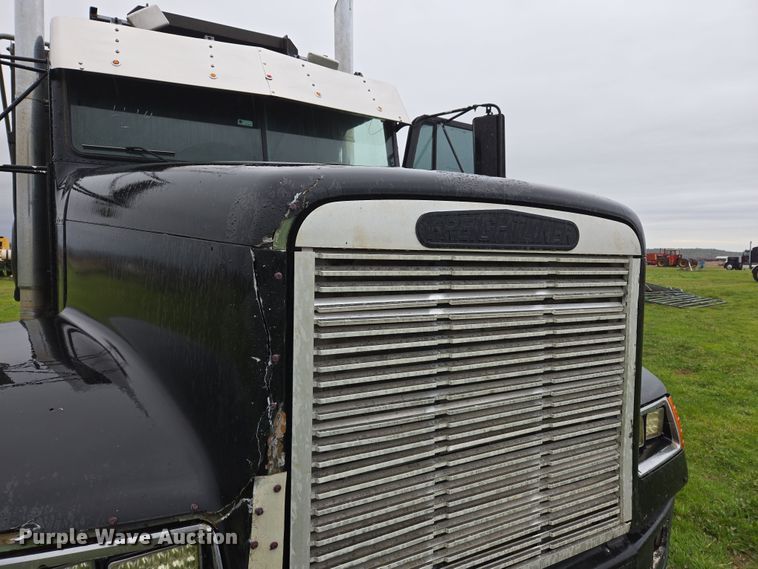 image for item EJ8378 1989 Freightliner FLD dump truck