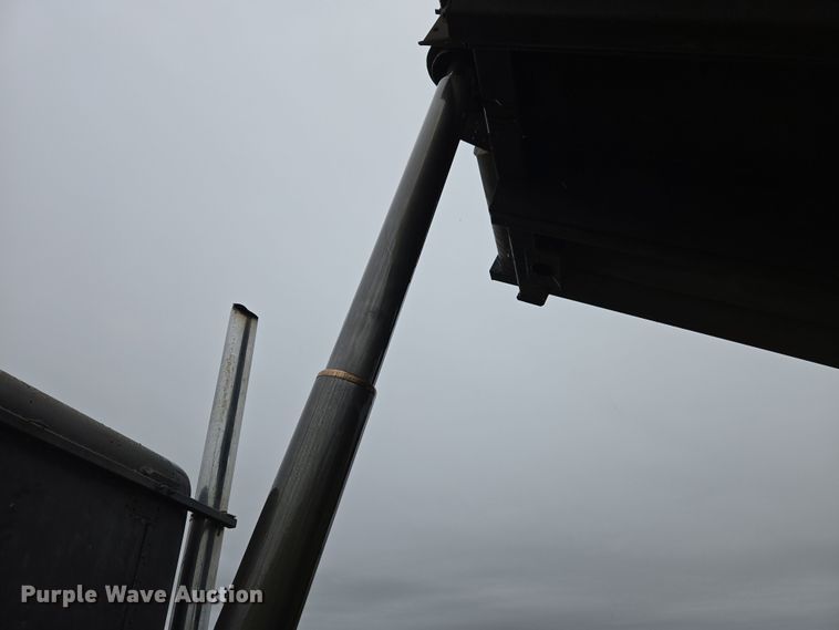 image for item EJ8378 1989 Freightliner FLD dump truck