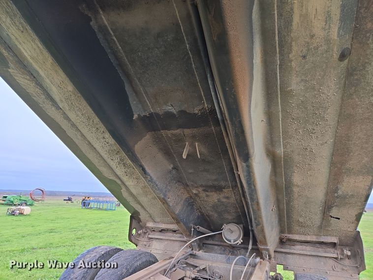 image for item EJ8378 1989 Freightliner FLD dump truck