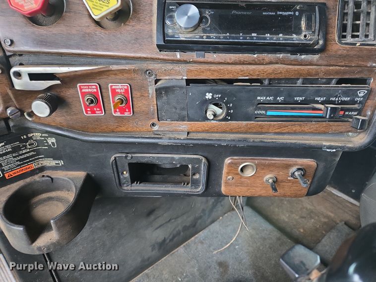 image for item EJ8378 1989 Freightliner FLD dump truck