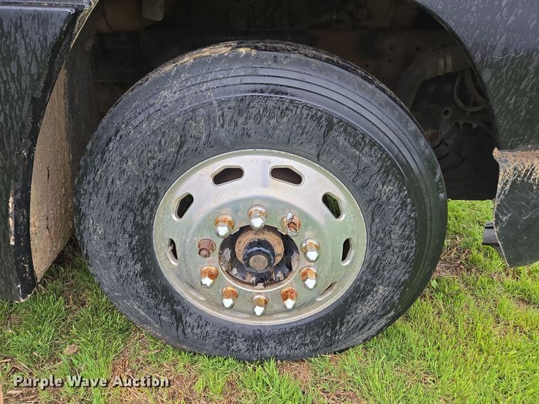 image for item EJ8378 1989 Freightliner FLD dump truck