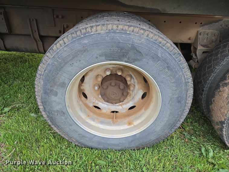 image for item EJ8378 1989 Freightliner FLD dump truck