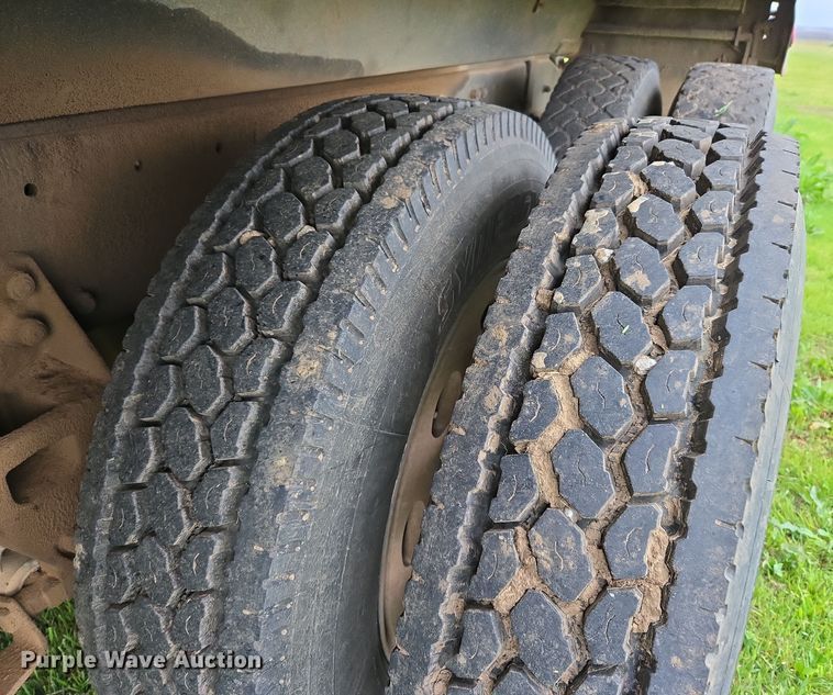 image for item EJ8378 1989 Freightliner FLD dump truck