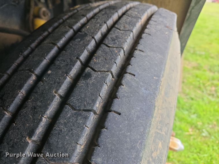 image for item EJ8378 1989 Freightliner FLD dump truck