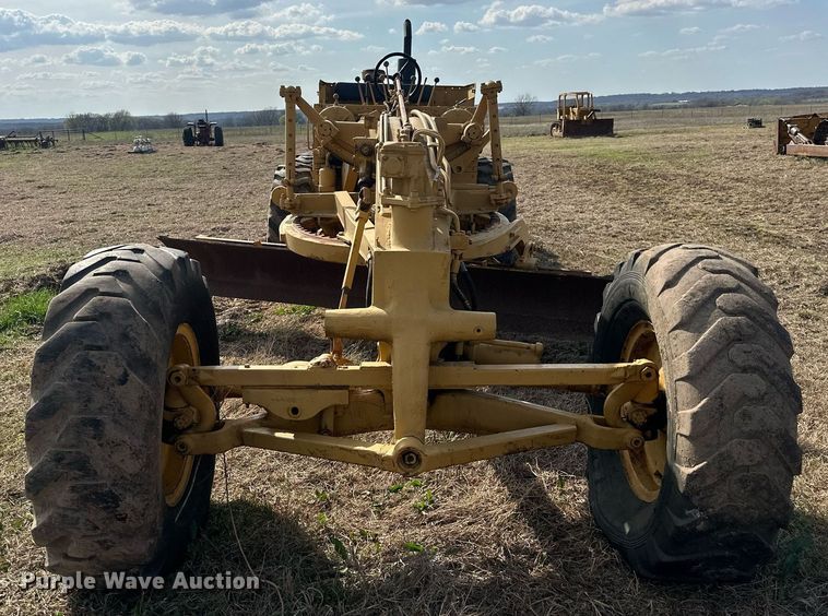 image for item EJ8427 Caterpillar 120 rigid frame motor grader