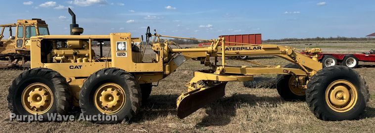 image for item EJ8427 Caterpillar 120 rigid frame motor grader