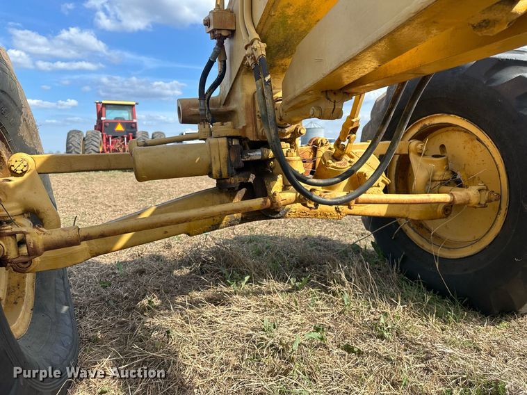 image for item EJ8427 Caterpillar 120 rigid frame motor grader