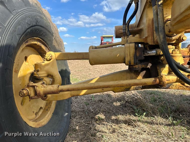 image for item EJ8427 Caterpillar 120 rigid frame motor grader