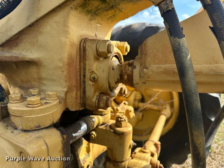 image for item EJ8427 Caterpillar 120 rigid frame motor grader