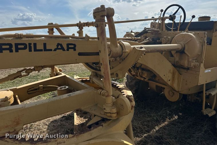 image for item EJ8427 Caterpillar 120 rigid frame motor grader