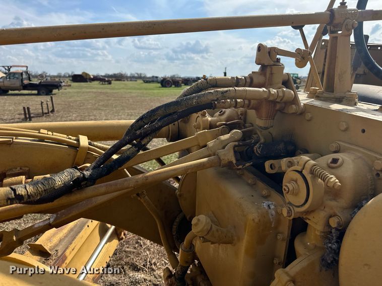 image for item EJ8427 Caterpillar 120 rigid frame motor grader