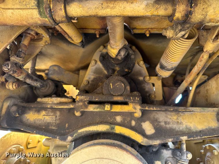 image for item EJ8427 Caterpillar 120 rigid frame motor grader