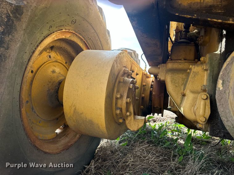 image for item EJ8427 Caterpillar 120 rigid frame motor grader