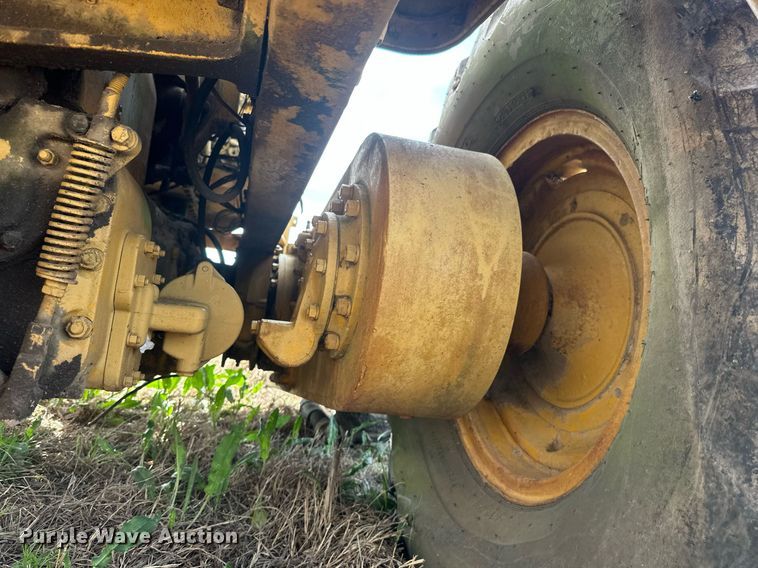 image for item EJ8427 Caterpillar 120 rigid frame motor grader