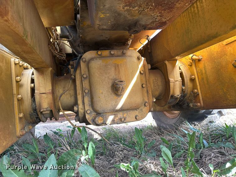 image for item EJ8427 Caterpillar 120 rigid frame motor grader