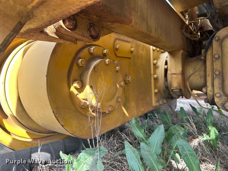 image for item EJ8427 Caterpillar 120 rigid frame motor grader