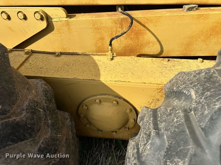 image for item EJ8427 Caterpillar 120 rigid frame motor grader