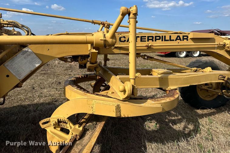 image for item EJ8427 Caterpillar 120 rigid frame motor grader