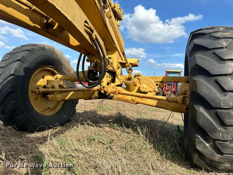 image for item EJ8427 Caterpillar 120 rigid frame motor grader