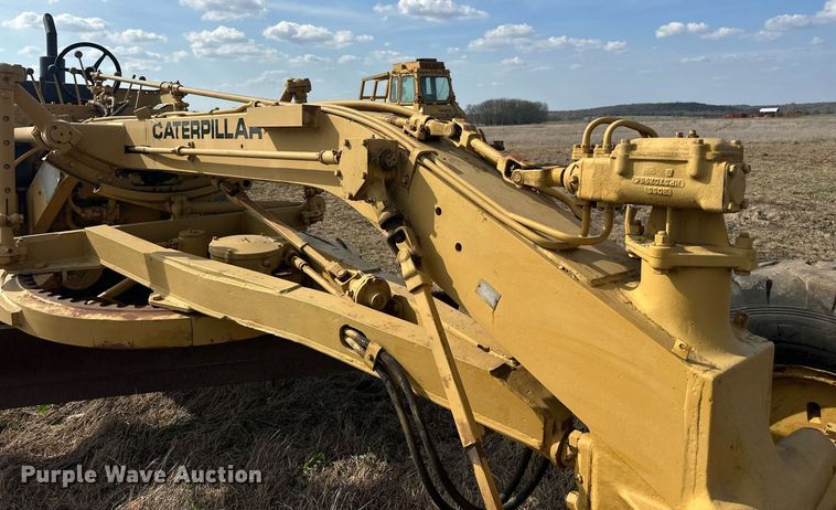 image for item EJ8427 Caterpillar 120 rigid frame motor grader