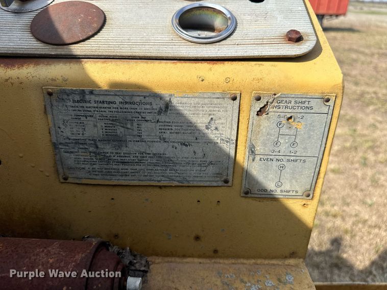 image for item EJ8427 Caterpillar 120 rigid frame motor grader