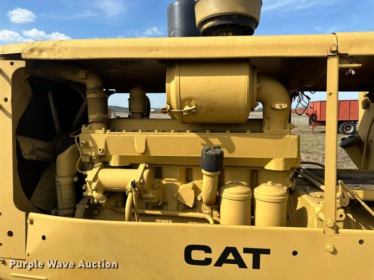 image for item EJ8427 Caterpillar 120 rigid frame motor grader