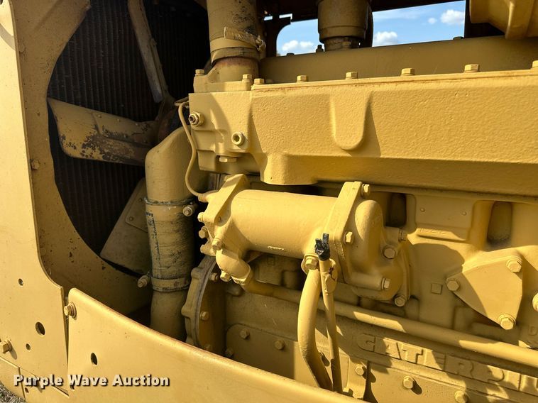 image for item EJ8427 Caterpillar 120 rigid frame motor grader