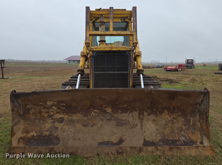 image for item EJ8433 1985 Komatsu D65E-8 dozer