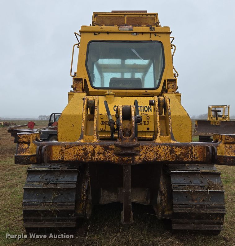 image for item EJ8433 1985 Komatsu D65E-8 dozer