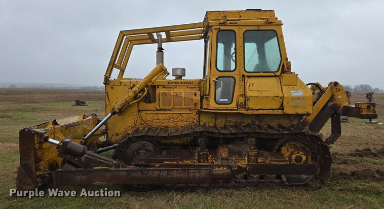 image for item EJ8433 1985 Komatsu D65E-8 dozer