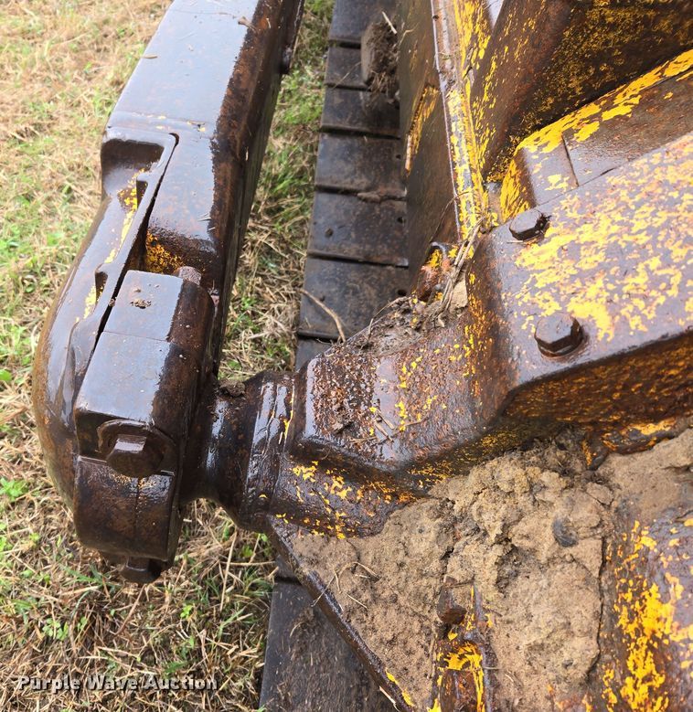 image for item EJ8433 1985 Komatsu D65E-8 dozer