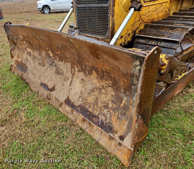 image for item EJ8433 1985 Komatsu D65E-8 dozer