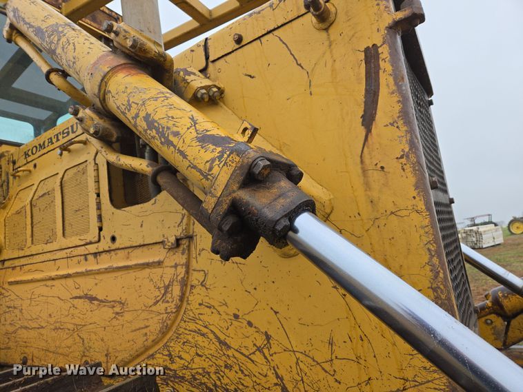 image for item EJ8433 1985 Komatsu D65E-8 dozer