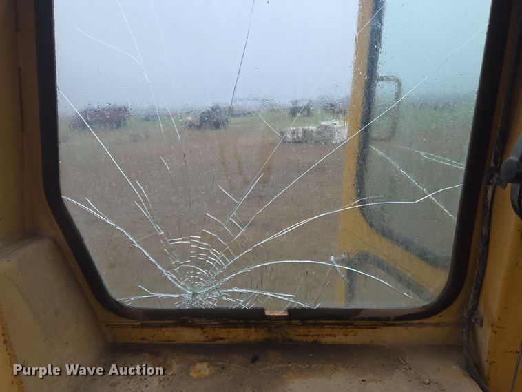 image for item EJ8433 1985 Komatsu D65E-8 dozer