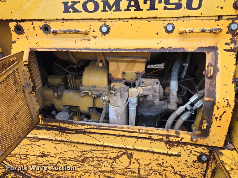 image for item EJ8433 1985 Komatsu D65E-8 dozer
