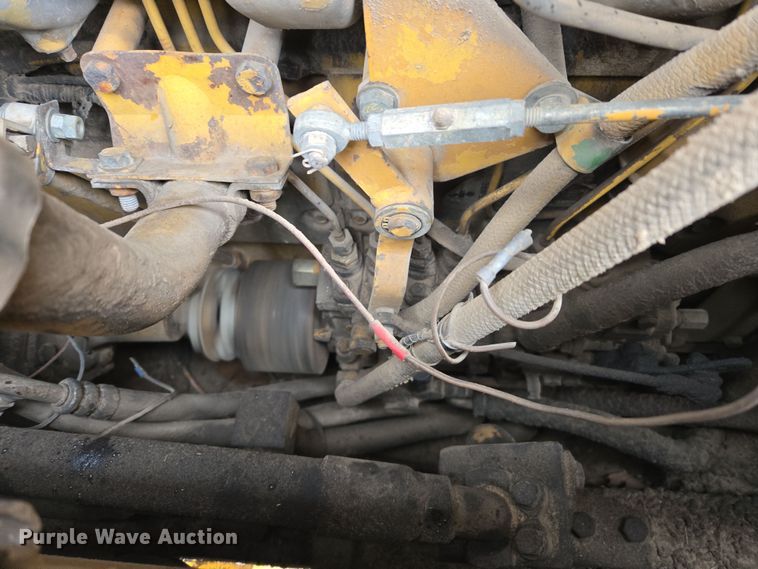 image for item EJ8433 1985 Komatsu D65E-8 dozer