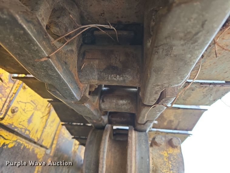 image for item EJ8433 1985 Komatsu D65E-8 dozer