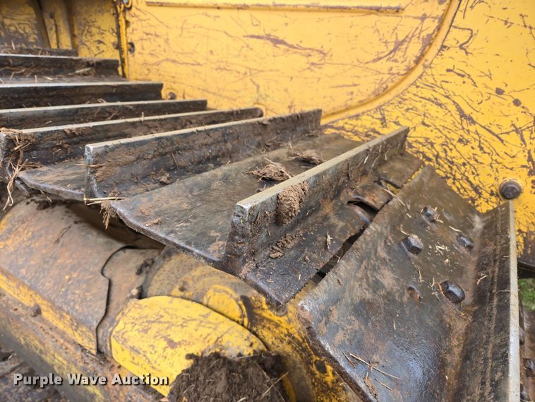 image for item EJ8433 1985 Komatsu D65E-8 dozer