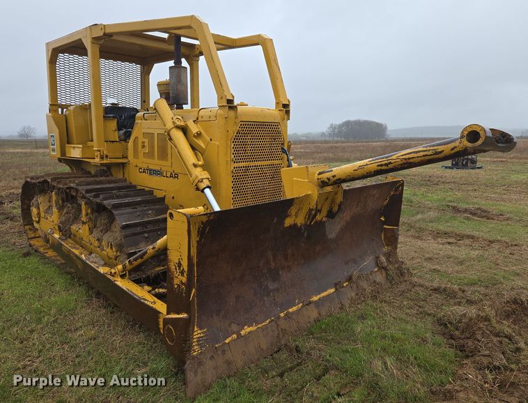 image for item EJ8434 1968 Caterpillar D6C dozer