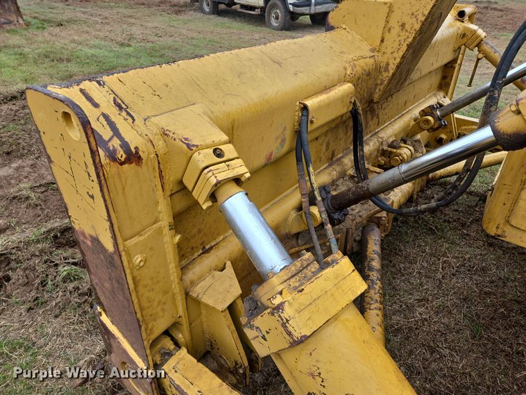 image for item EJ8434 1968 Caterpillar D6C dozer