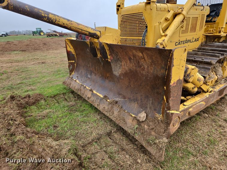 image for item EJ8434 1968 Caterpillar D6C dozer