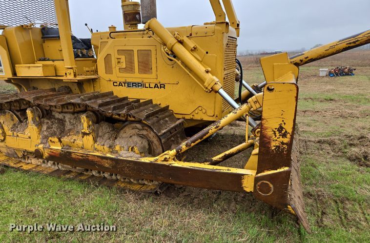 image for item EJ8434 1968 Caterpillar D6C dozer