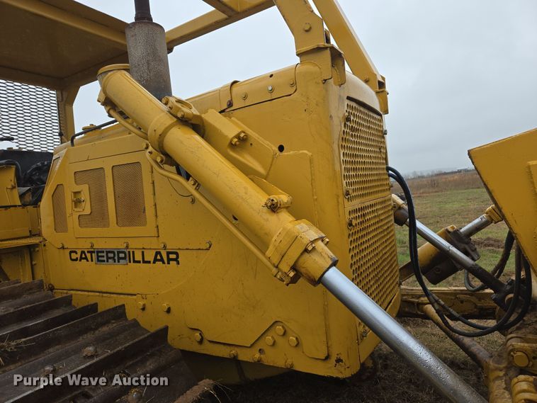 image for item EJ8434 1968 Caterpillar D6C dozer