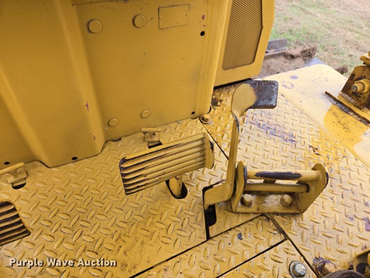 image for item EJ8434 1968 Caterpillar D6C dozer