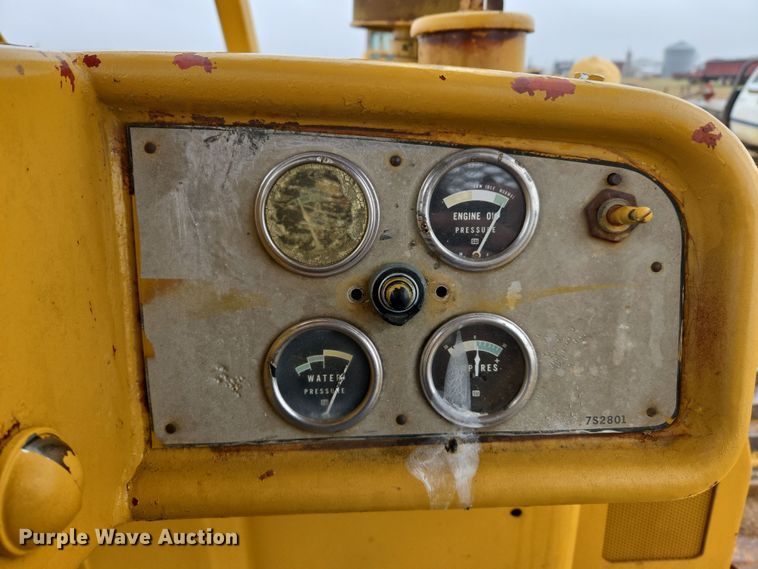 image for item EJ8434 1968 Caterpillar D6C dozer